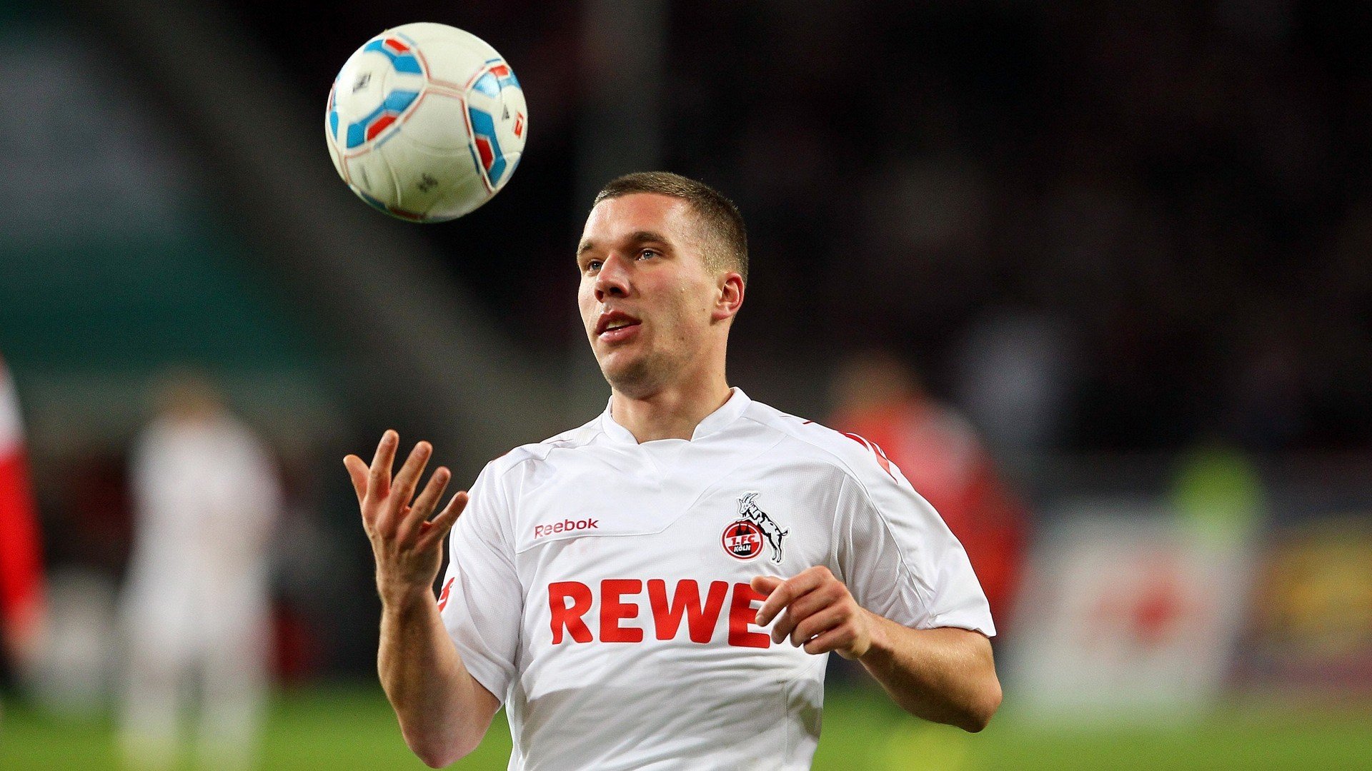 九游娱乐app下载-法国橄榄球赛事带动地方经济，打造体育新产业，法国橄榄球日历